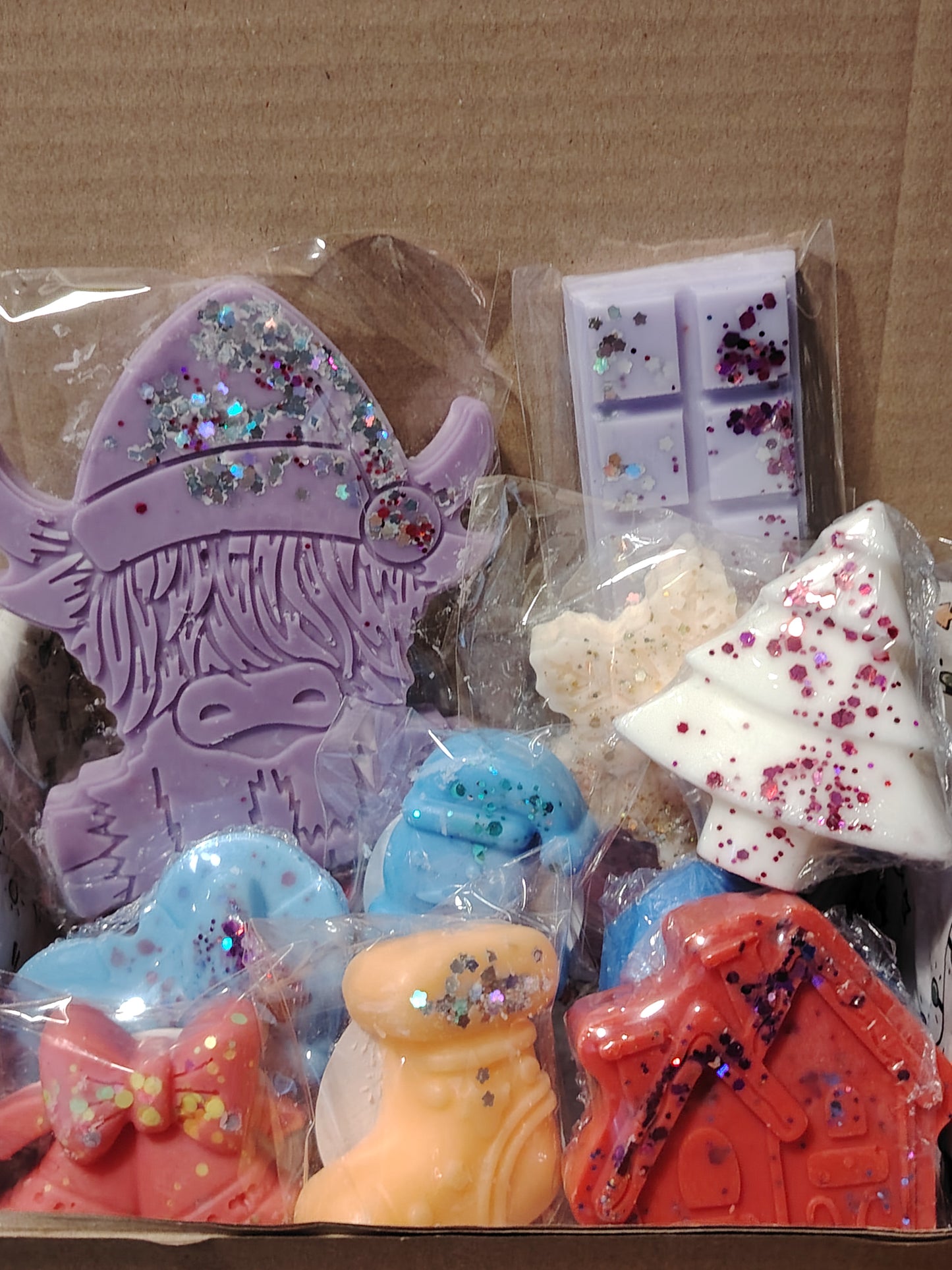 Highland cow Christmas wax melt selection box.